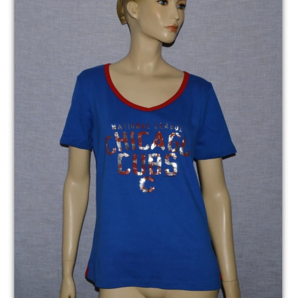 CHICAGO CUBS GENUINE MERCHANDISE BASEBALL SPORT SZ MEDIUM V NECK T TEE SHIRT